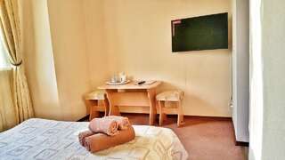 Мини-отель ФЕЯ-центр Бердянска Бердянск Двухместный номер с 1 кроватью и собственной ванной комнатой-7