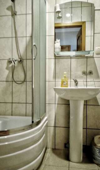 Мини-отель ФЕЯ-центр Бердянска Бердянск Люкс с 2 спальнями-11